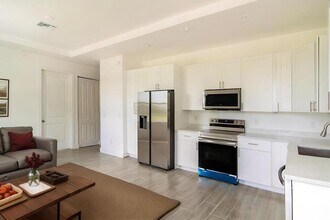 260 Rotonda Blvd W in Rotonda West, FL - Building Photo - Building Photo