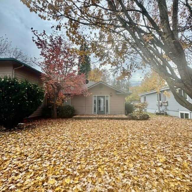 property at 522 W Summit Ave