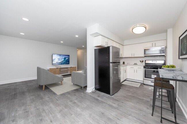 Oxford House Apartments photo'