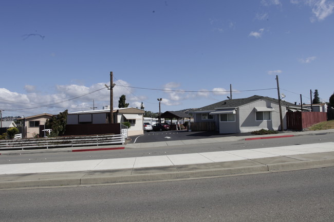 Wishing Well Mobile Home Park in Castro Valley, CA - Building Photo - Building Photo