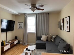 3240 N Clark St in Chicago, IL - Building Photo - Building Photo