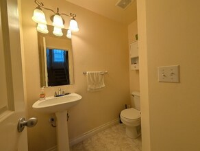 9053 161st Ct NE in Redmond, WA - Building Photo - Building Photo