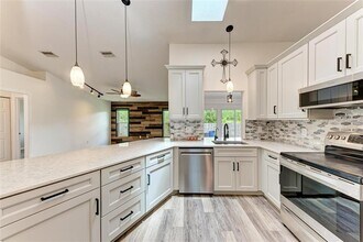 8012 56th Ct E in Palmetto, FL - Building Photo - Building Photo