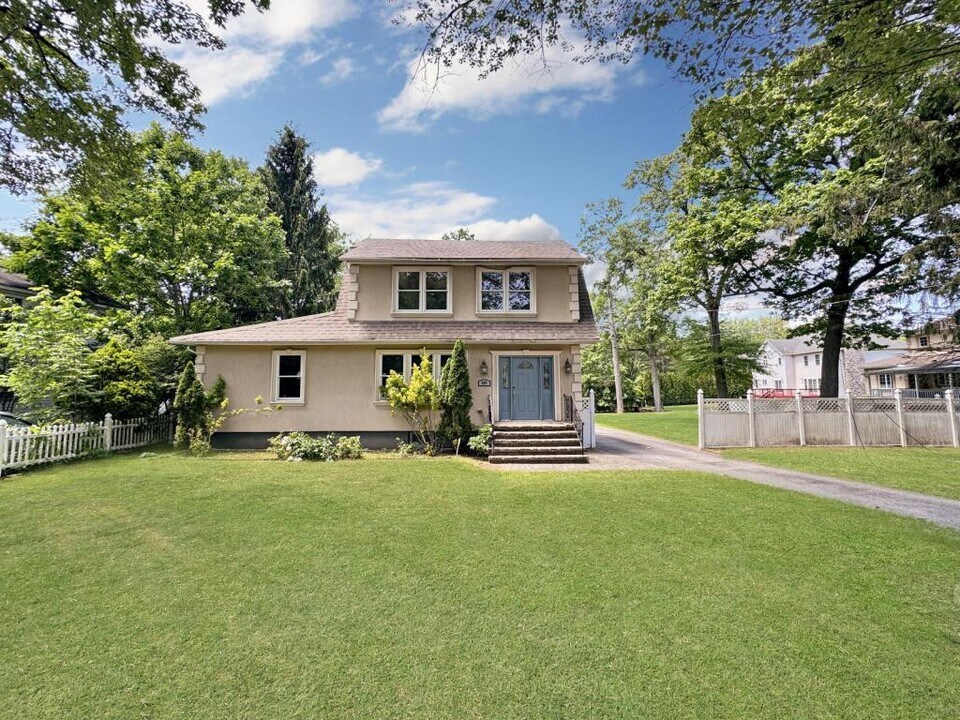 499 Paramus Rd in Paramus, NJ - Building Photo