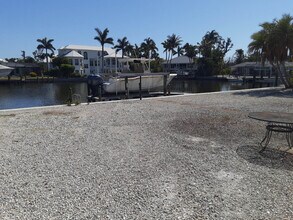 1666 Sabal Palm Dr in Sanibel, FL - Building Photo - Building Photo