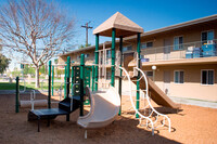 Walden Glen Apartments in Buena Park, CA - Building Photo - Building Photo