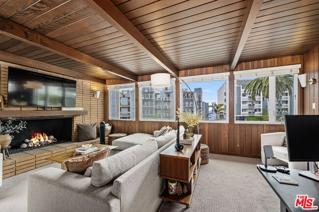 property at 622 Esplanade