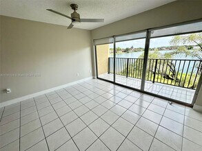 315 NW 109th Ave-Unit -211 in Miami, FL - Building Photo - Building Photo