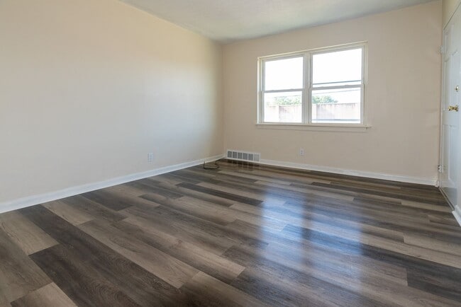 3516 Brockton Ln in Louisville, KY - Building Photo - Building Photo