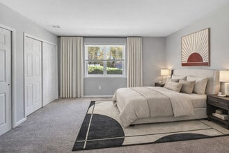 Sunset Heights Apartments in Burlington, NJ - Foto de edificio - Building Photo