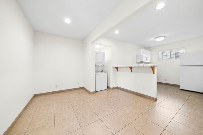 221 Cabrillo St in Costa Mesa, CA - Building Photo - Building Photo