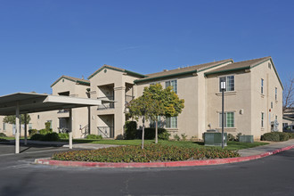 The Willows in Clovis, CA - Foto de edificio - Building Photo