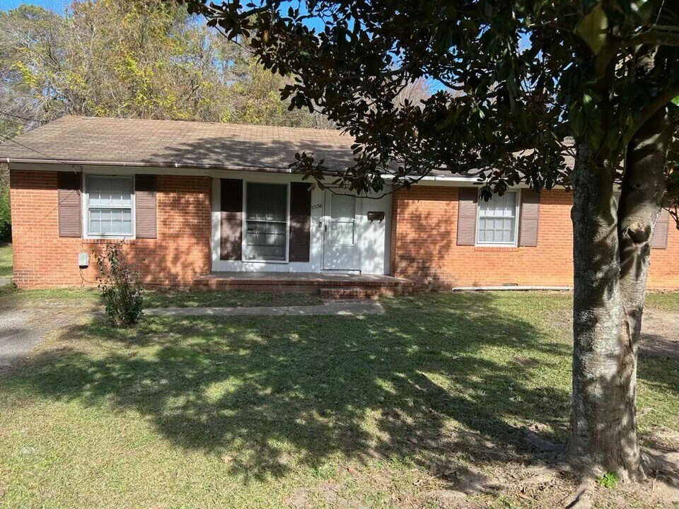 2336 Lake Ave in Fayetteville, NC - Building Photo