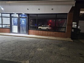 602 WARWICK Ave in Warwick, RI - Building Photo