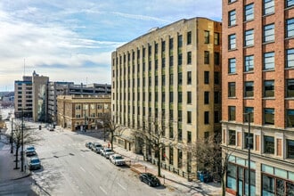 The Carrara on Farnam in Omaha, NE - Building Photo - Building Photo