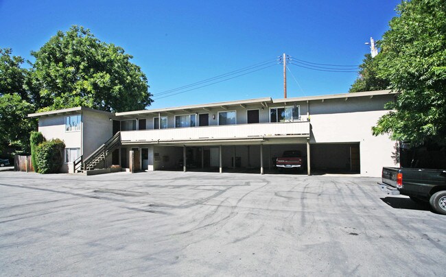 4 Coleman Pl in Menlo Park, CA - Foto de edificio - Building Photo