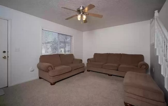 644 Sunflower Rd in Rexburg, ID - Foto de edificio - Building Photo