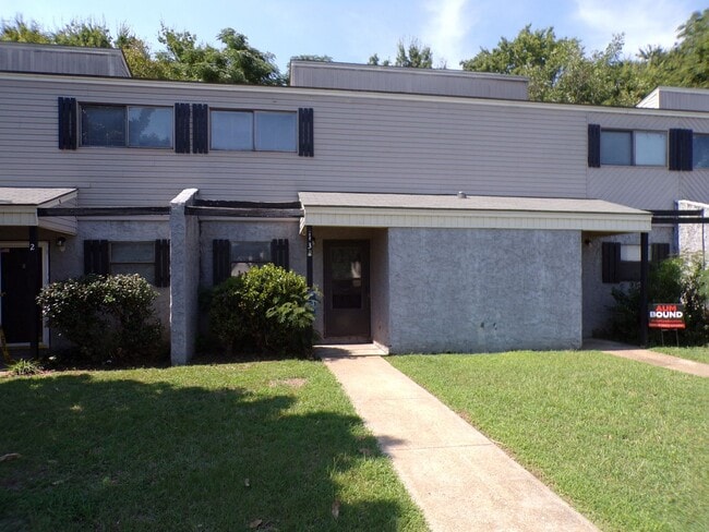 property at 3 Anthony Cir