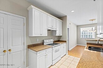 124 Azalea Dr in Hampstead, NC - Building Photo - Building Photo