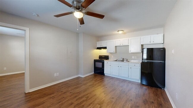 500 Foch St, Unit 7 in Bryan, TX - Foto de edificio - Building Photo