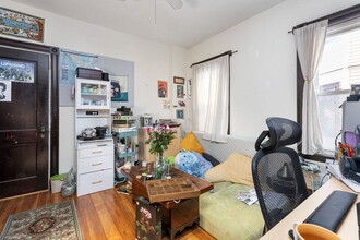 34 Belknap St in Somerville, MA - Building Photo - Building Photo