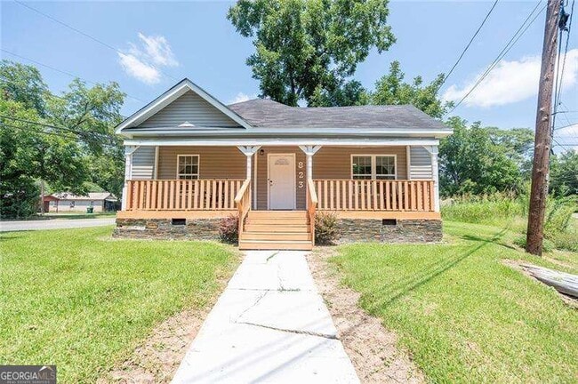 property at 823 Cooper Dr NE