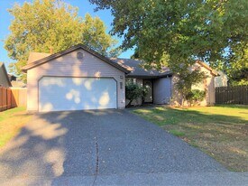 3911 NW 166th Dr in Beaverton, OR - Building Photo