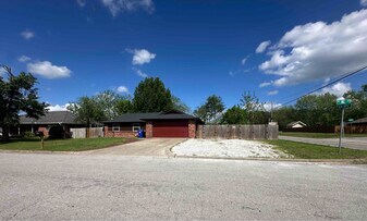 1815 S K St in Rogers, AR - Building Photo