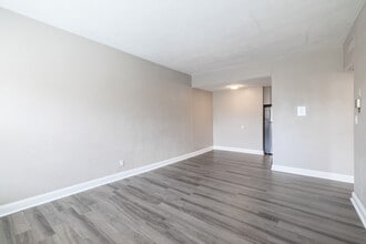 Reservoir Court in Brookline, MA - Building Photo - Interior Photo