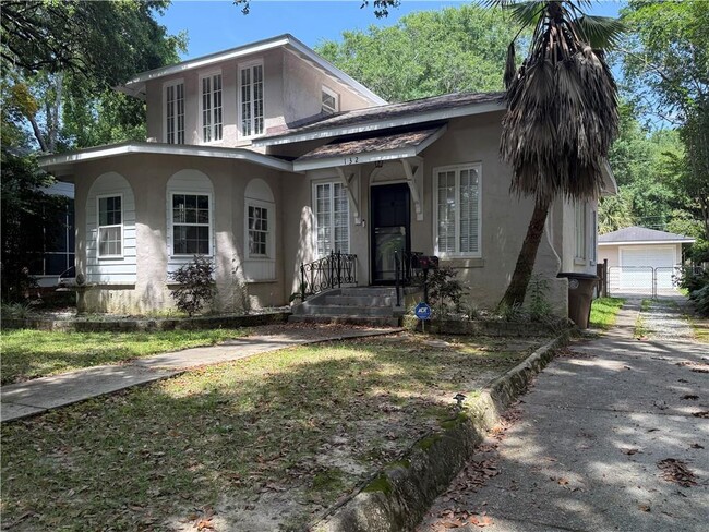 property at 132 Florence Pl