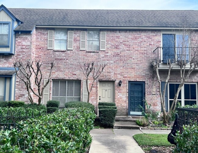 14711 Barryknoll Ln in Houston, TX - Building Photo - Building Photo