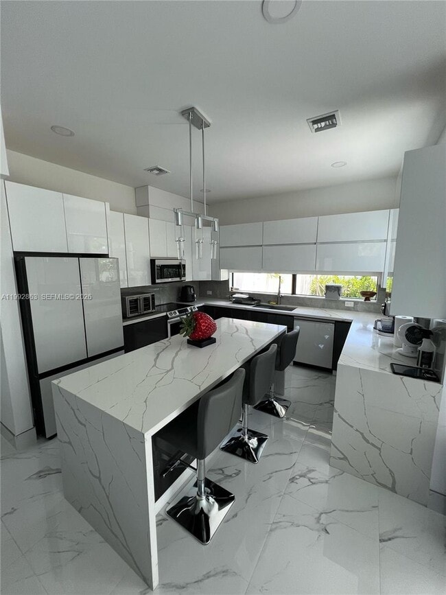 2342 McKinley St in Hollywood, FL - Building Photo - Building Photo