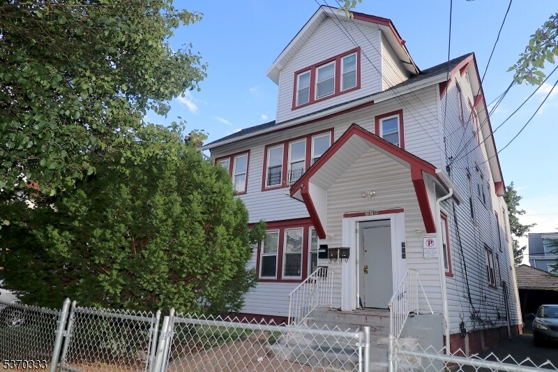 176 Shephard Ave in Newark, NJ - Building Photo