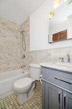 130 Allen St in New York, NY - Foto de edificio - Building Photo