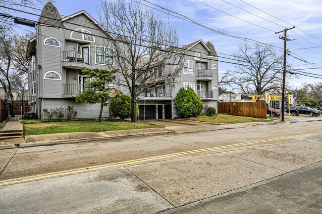 218 N Beacon St, Unit apt 101 in Dallas, TX - Building Photo - Building Photo