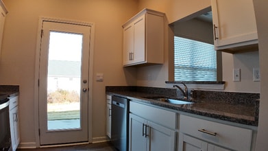 794 Embark Cir in Greer, SC - Foto de edificio - Building Photo