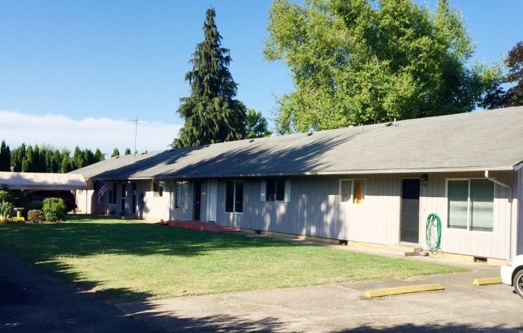 950-990 Orchard St N in Keizer, OR - Building Photo