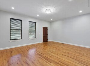 873 Harrison Ave in Boston, MA - Foto de edificio - Building Photo