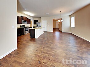 106 Hayes Park Dr in Dallas, GA - Foto de edificio - Building Photo