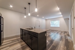 Call for Fall Specials - South Creekside Apartments in Fayetteville, AR - Foto de edificio - Building Photo
