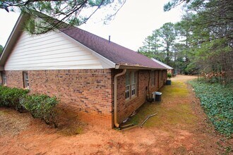 3252 Inez Dr in Snellville, GA - Foto de edificio - Building Photo