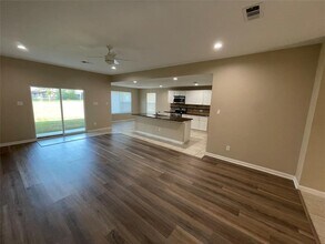 604 W Willis St in Alvin, TX - Building Photo - Building Photo