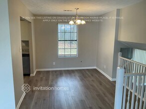 1065 Parkwest Ct in Stone Mountain, GA - Building Photo - Building Photo