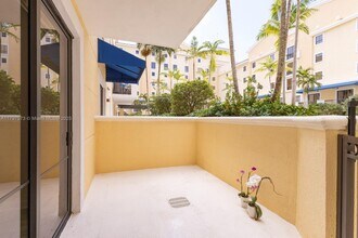 8395 SW 73rd Ave in Miami, FL - Building Photo - Building Photo