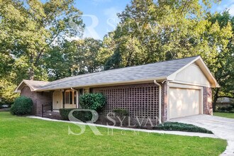 1369 White Oak St SE in Conyers, GA - Building Photo - Building Photo