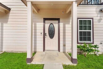9032 Jutland Rd in Houston, TX - Building Photo - Building Photo