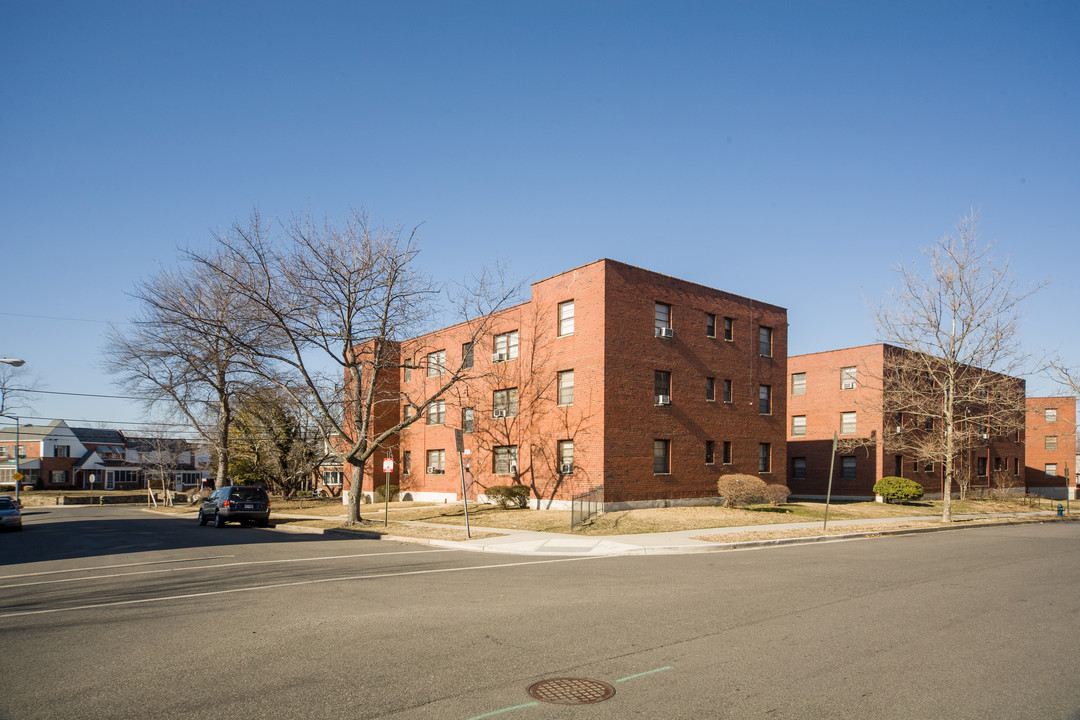 3392 Blaine St NE in Washington, DC - Building Photo