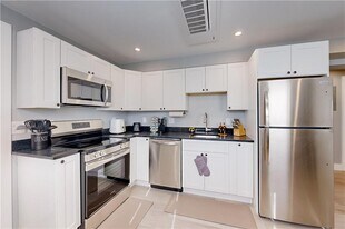 44 Hall St in Providence, RI - Building Photo