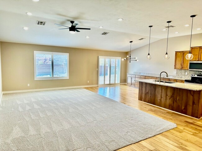 1223 N 2190 W in Saint George, UT - Building Photo - Building Photo