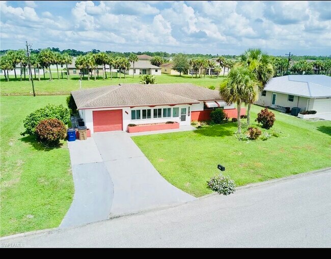 201 Fireside Ct in Lehigh Acres, FL - Building Photo - Building Photo